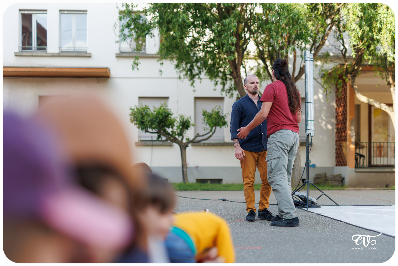 NO MAN'S LAND (CIE DARUMA)